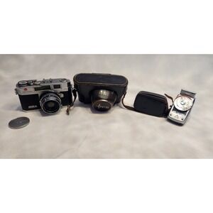 Petri 2.8 Color Corrected Super Rangefinder Camera Black Silver w/ Sekonic Meter